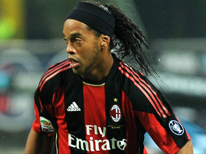 تيشيرت ميلان كلاسك 2009/10 ronaldinho 80