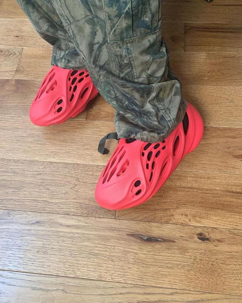 Yeezy Foam Runner "vermilion
