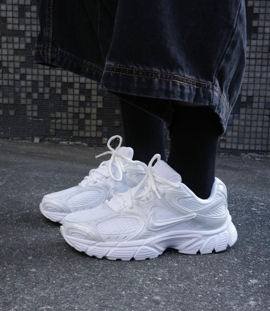 Nike V5 RNR White Black Metallic Silver