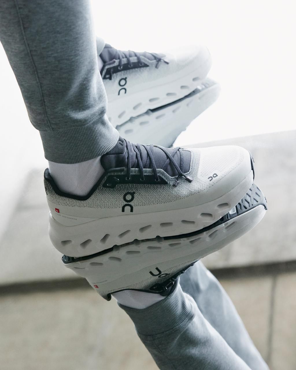 ON Cloudtilt trainers black ivory