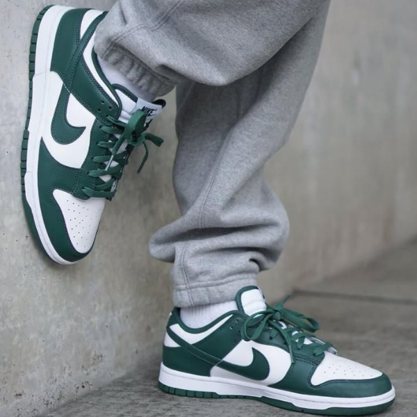 Nike Dunk Low “Varsity Green