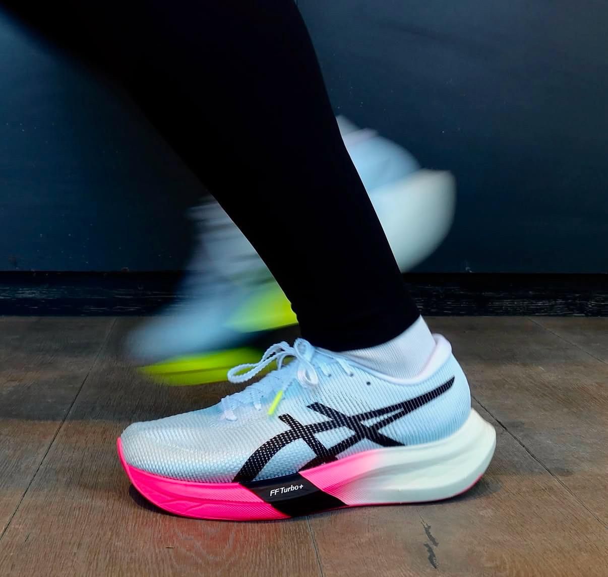 ASICS Metaspeed Sky Paris Light Blue