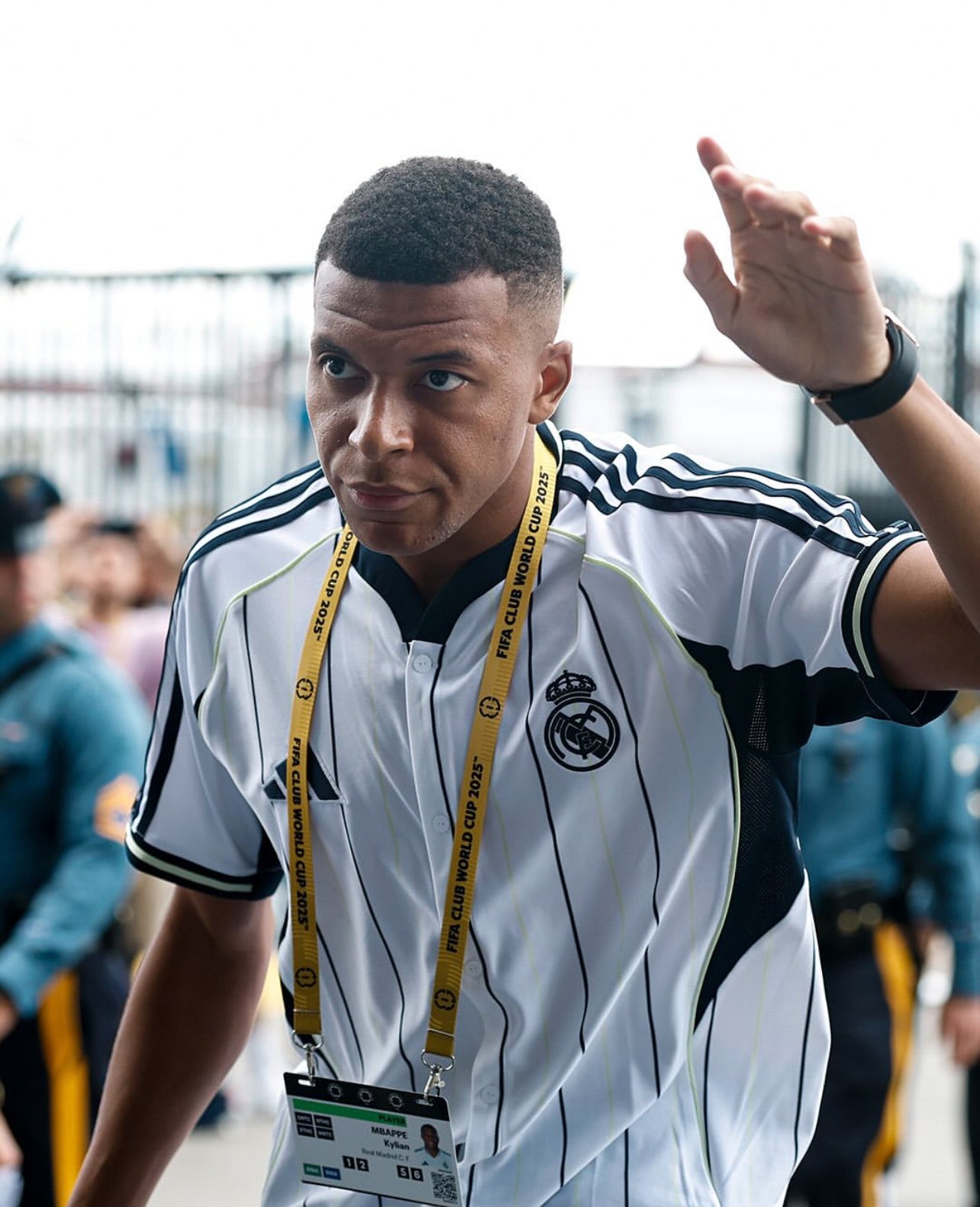 قميص نادي ريال مدريد.  نسخه خاصه 25-26