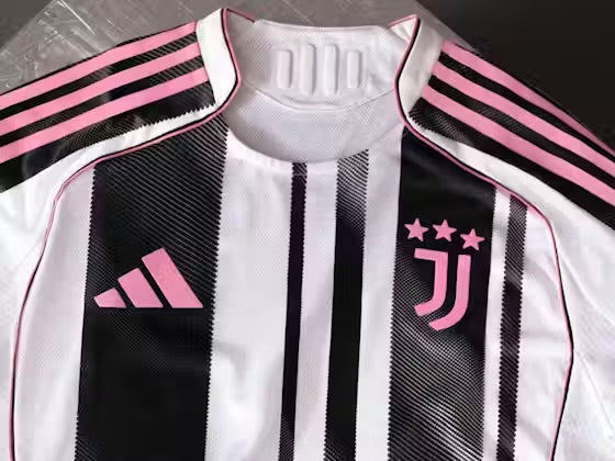 تيشيرت يوفنتوس الاساسي نسخه لاعب 25-26