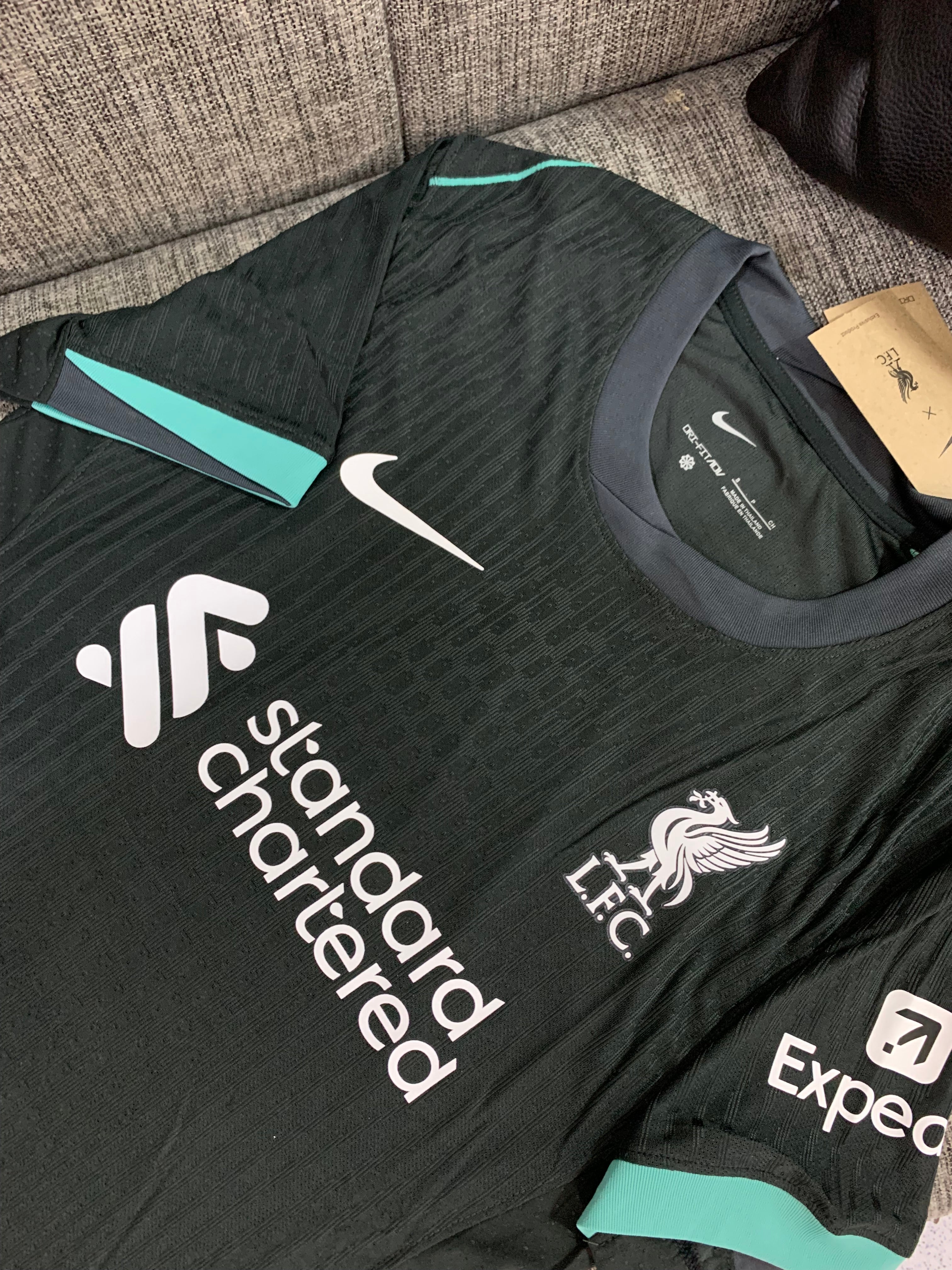 تيشيرت ليفربول الثاني 2025 نسخه لاعب