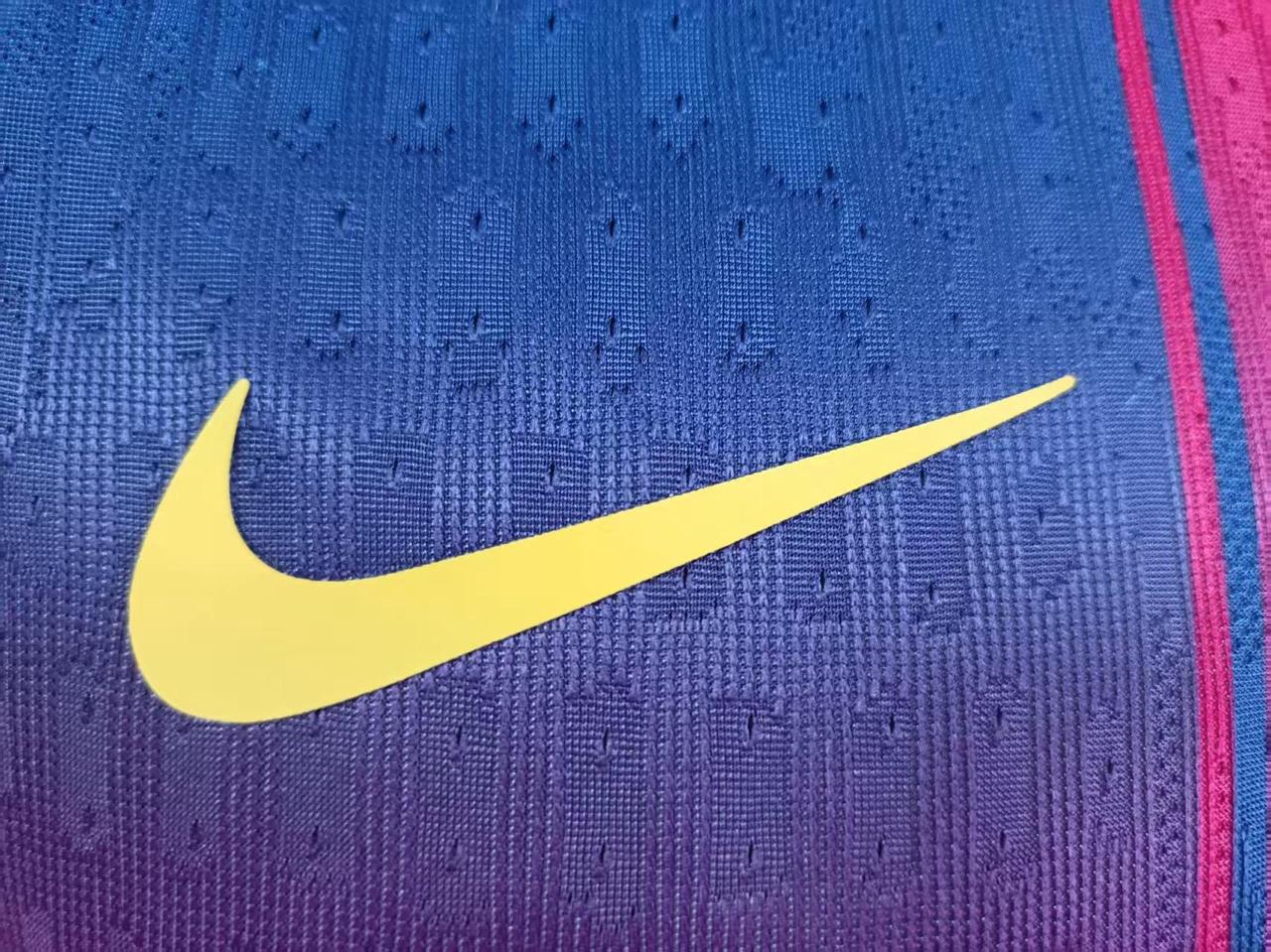 تيشيرت برشلونه الاساسي 2026 نسخه لاعب