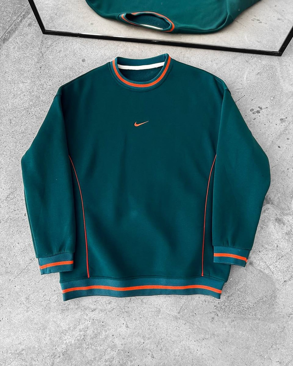 Premium Oversized Sweatshirt – Minimal Athletic Edition