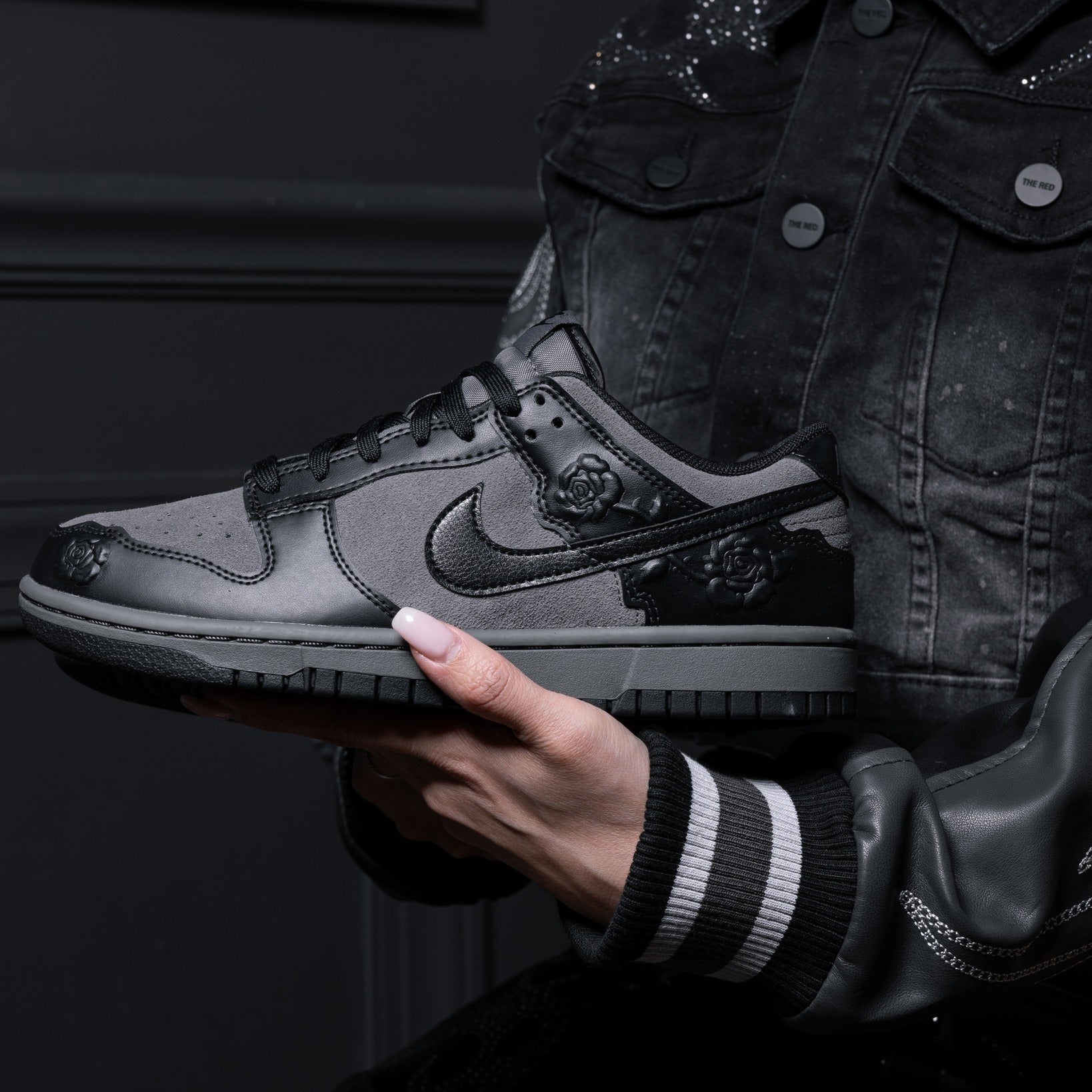 Nike Dunk Low “Black Roses”