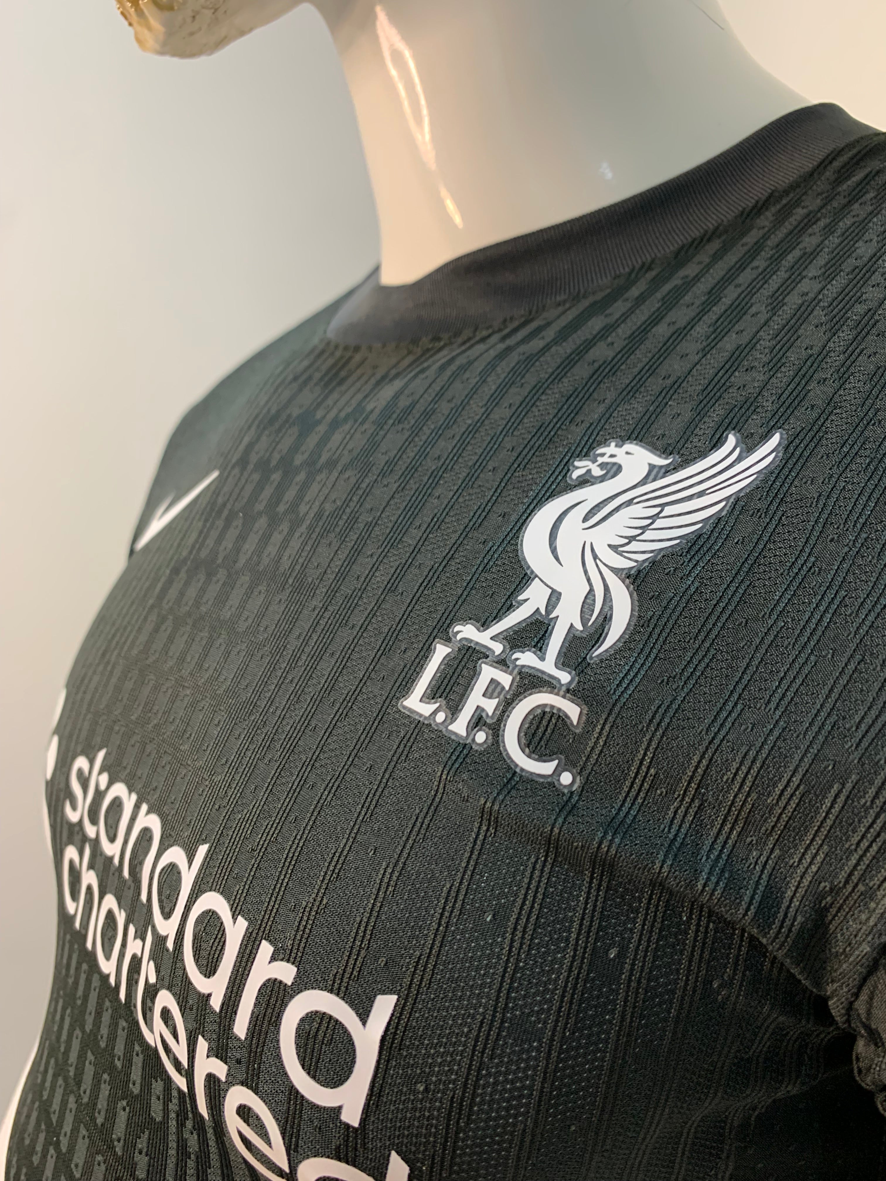 تيشيرت ليفربول الثاني 2025 نسخه لاعب