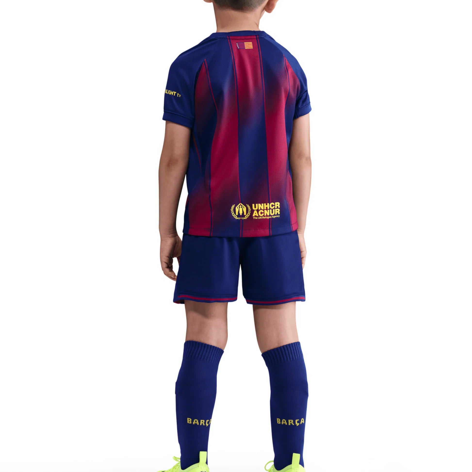 تيشيرت وشورت برشلونه الاساسي 2026 ولادي