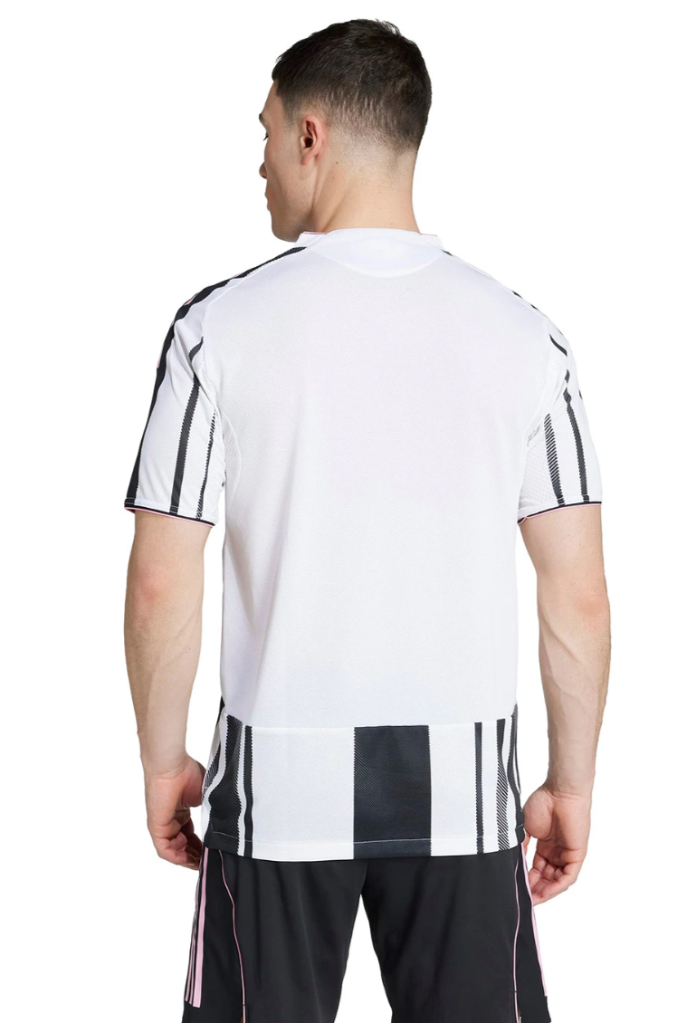Juventus Home Player Version jersey 2025/26