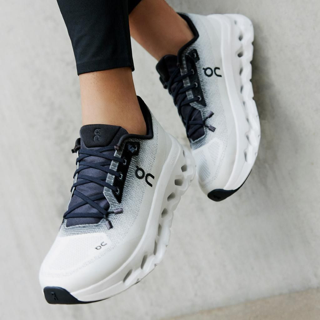 ON Cloudtilt trainers  black ivory
